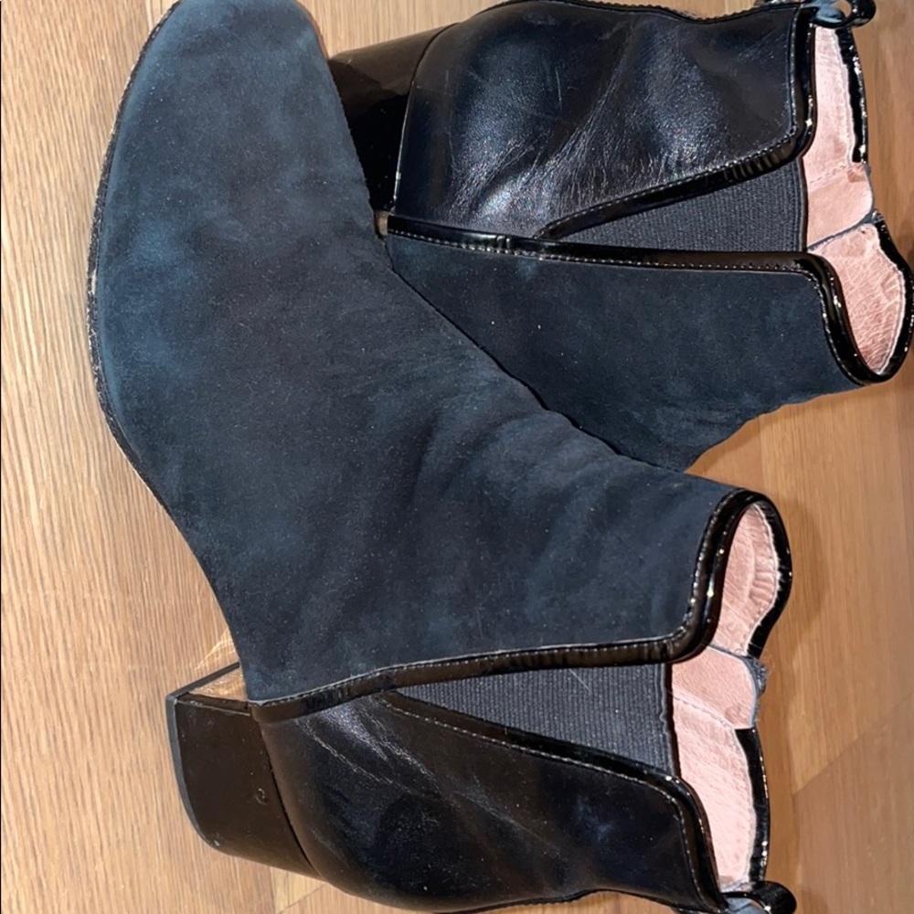 Lightly worn Donald J Piler Booties